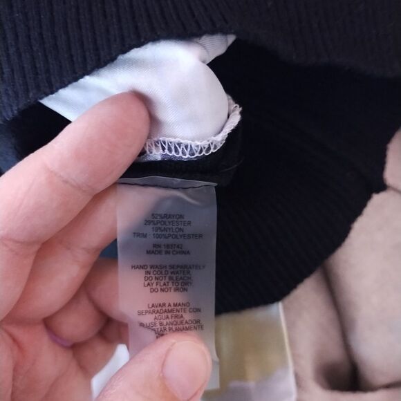 Sioni | Crewneck Sweater Medium Satin Floral - Picture 7 of 8